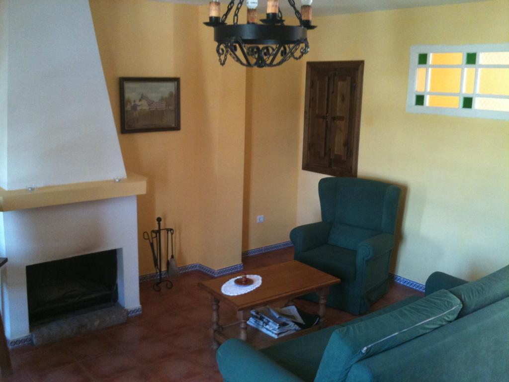 Ferienwohnung Casa De La Fuente Tolox Exterior foto