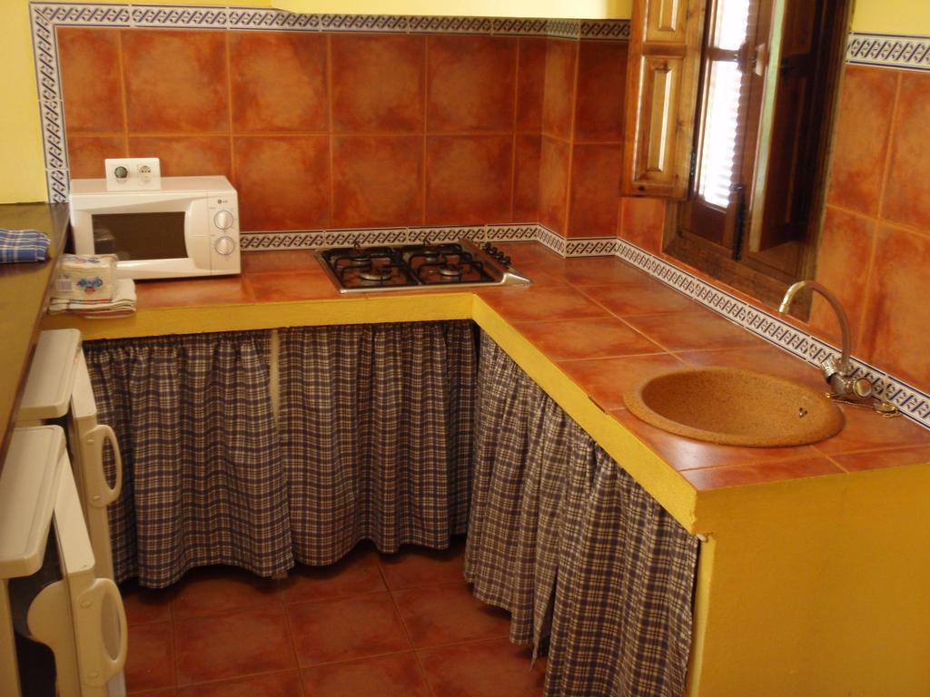 Ferienwohnung Casa De La Fuente Tolox Exterior foto